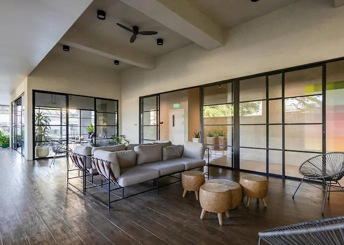 Unit At The Median, Near It Park With Pool And Fast Wifi Апартаменты *